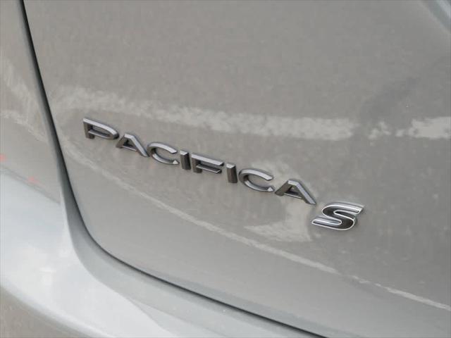 new 2025 Chrysler Pacifica car, priced at $57,878