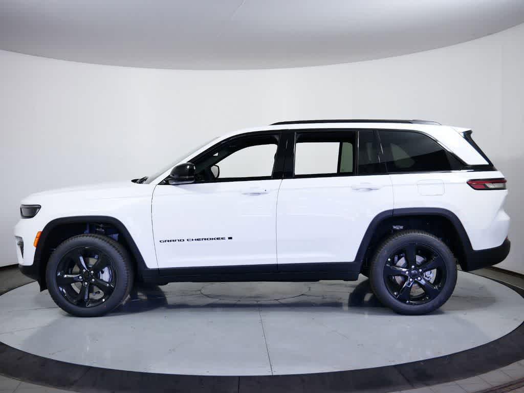 new 2025 Jeep Grand Cherokee car, priced at $46,298
