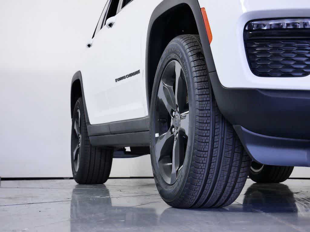 new 2025 Jeep Grand Cherokee car, priced at $46,298
