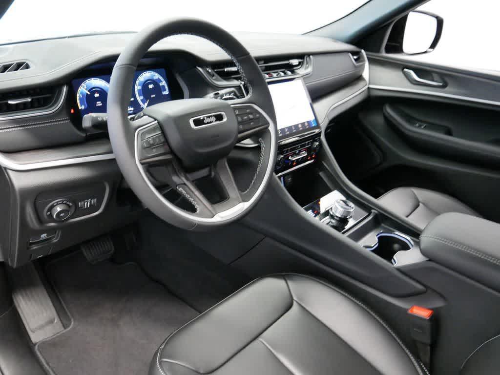 new 2025 Jeep Grand Cherokee car, priced at $46,298