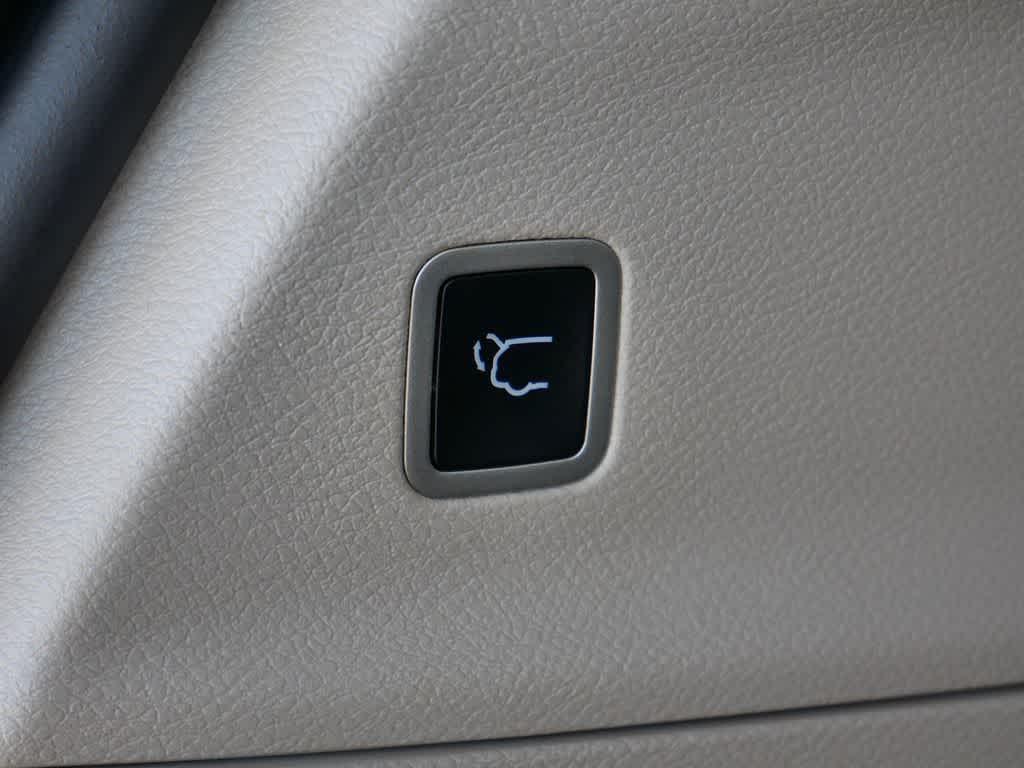 used 2022 Chrysler Pacifica car, priced at $21,422