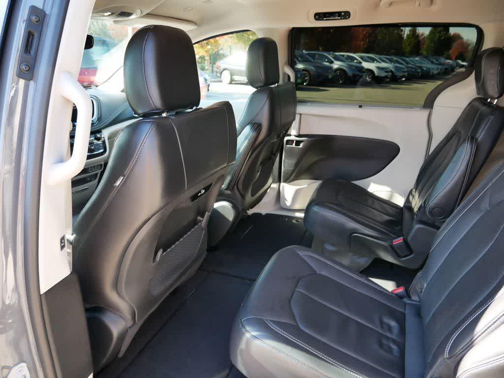 used 2022 Chrysler Pacifica car, priced at $21,422