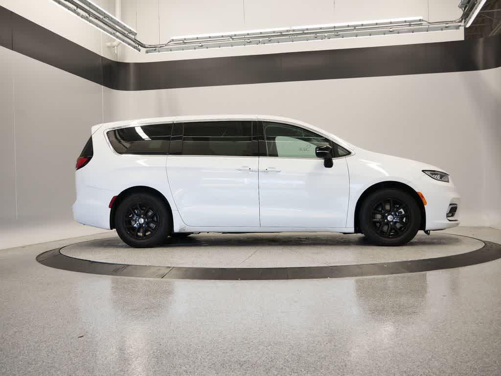 used 2024 Chrysler Pacifica car, priced at $27,740