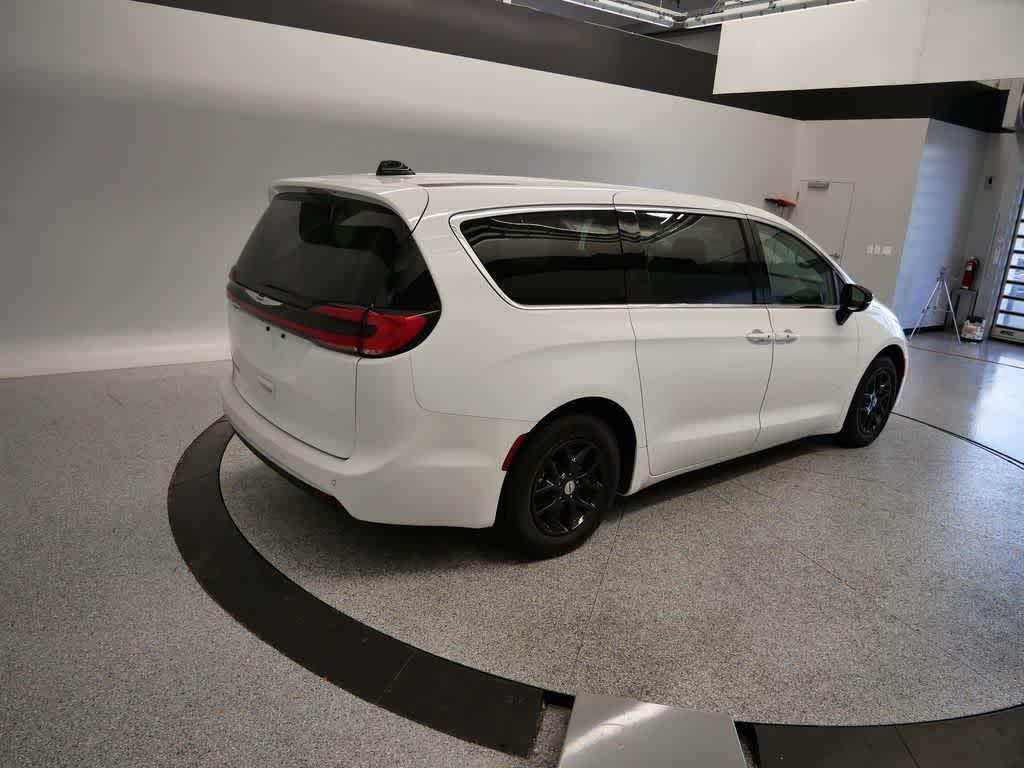 used 2024 Chrysler Pacifica car, priced at $27,740