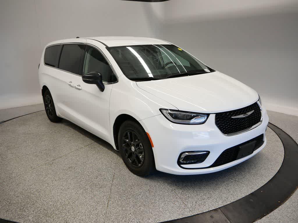 used 2024 Chrysler Pacifica car, priced at $27,740