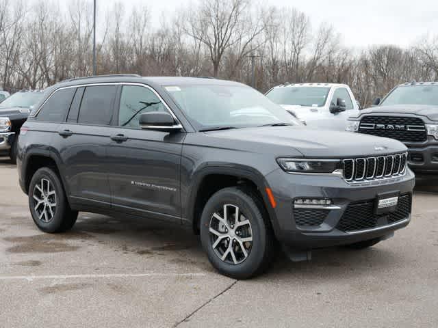 new 2025 Jeep Grand Cherokee car, priced at $48,820