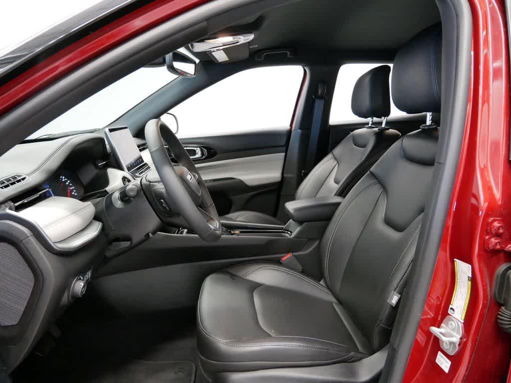 new 2025 Jeep Compass car, priced at $31,130