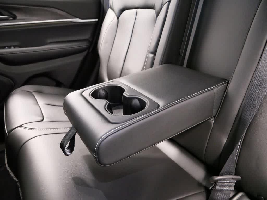 new 2025 Jeep Grand Cherokee car, priced at $47,134