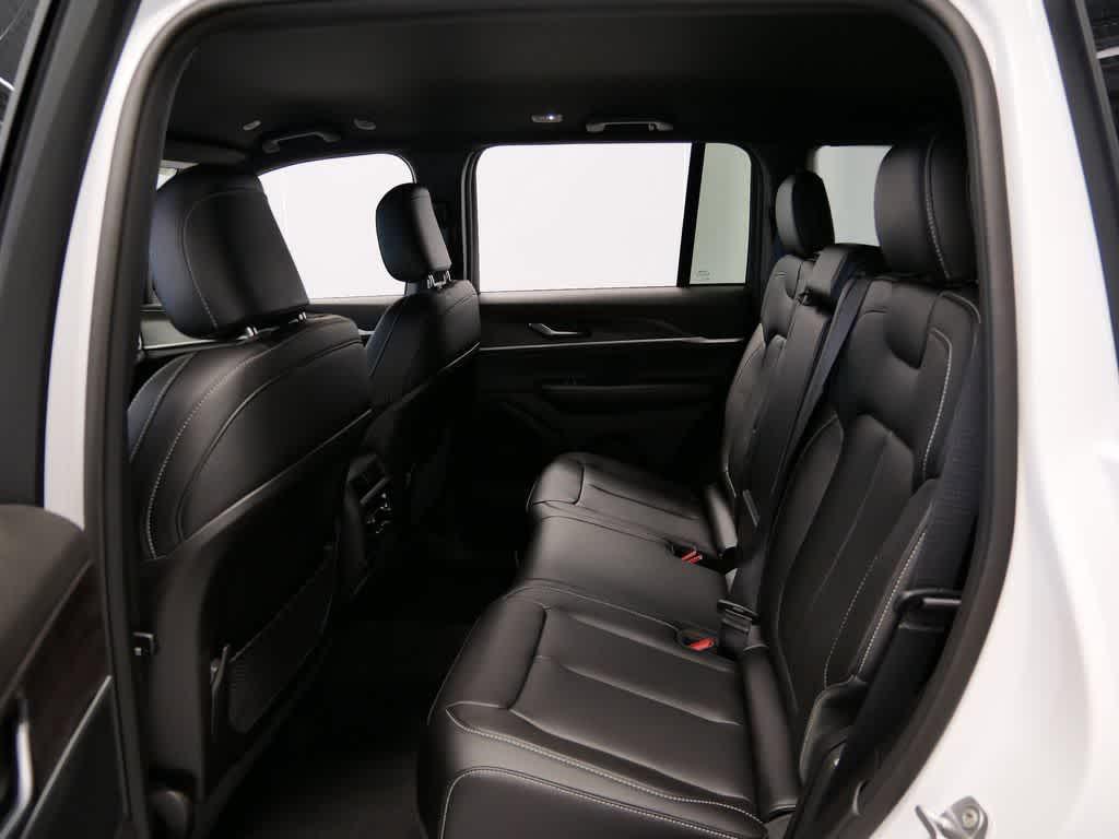 new 2025 Jeep Grand Cherokee car, priced at $47,134