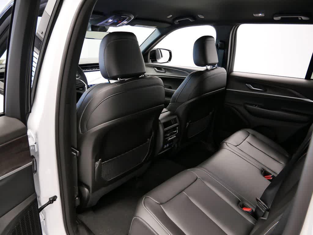 new 2025 Jeep Grand Cherokee car, priced at $47,134