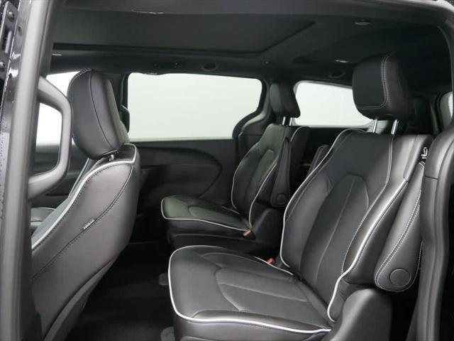 new 2025 Chrysler Pacifica Hybrid car, priced at $58,614