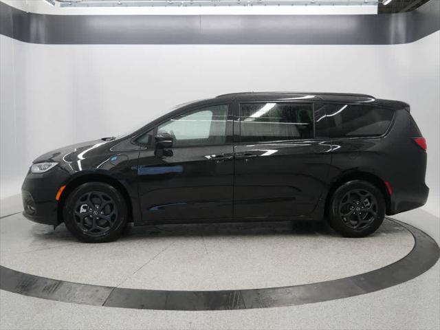 new 2025 Chrysler Pacifica Hybrid car, priced at $58,614