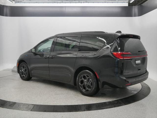 new 2025 Chrysler Pacifica Hybrid car, priced at $58,614