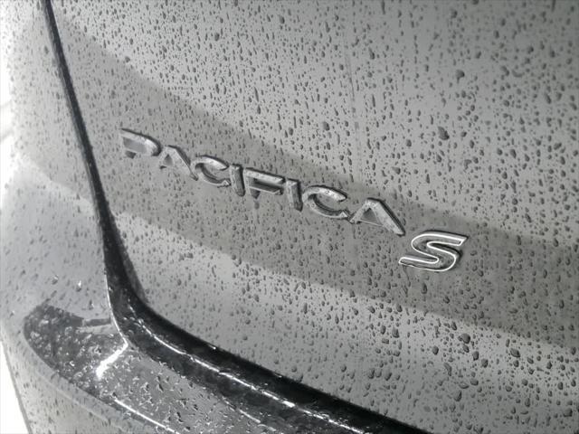 new 2025 Chrysler Pacifica Hybrid car, priced at $58,614