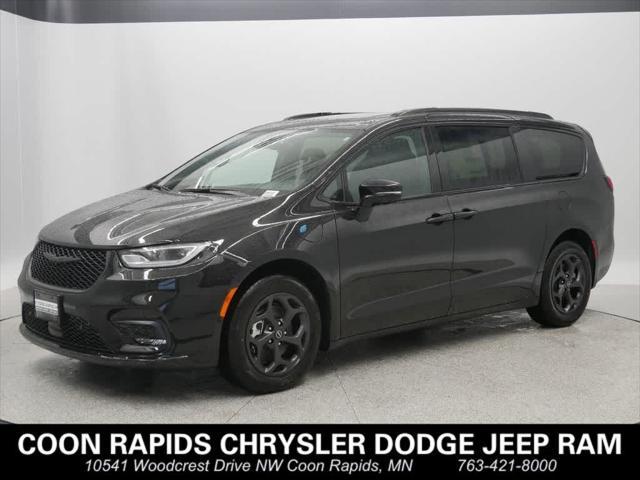 new 2025 Chrysler Pacifica Hybrid car, priced at $55,796