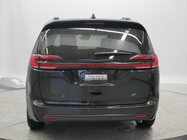 new 2025 Chrysler Pacifica Hybrid car, priced at $58,614