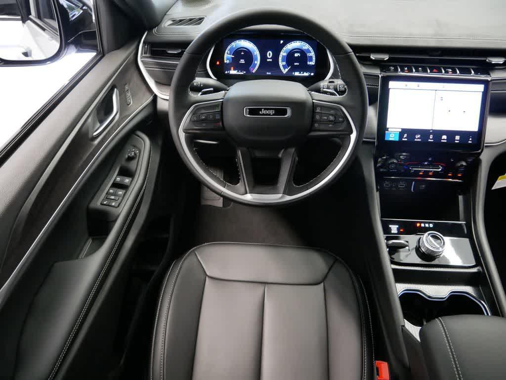 new 2025 Jeep Grand Cherokee car, priced at $46,210