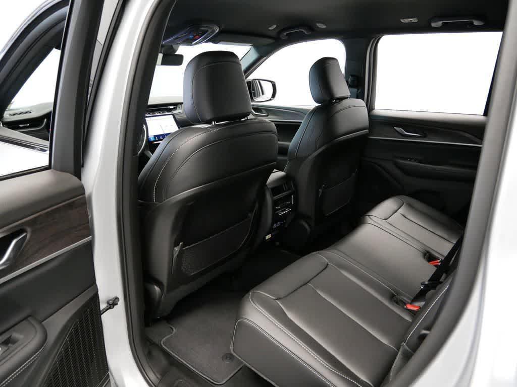 new 2025 Jeep Grand Cherokee car, priced at $46,210