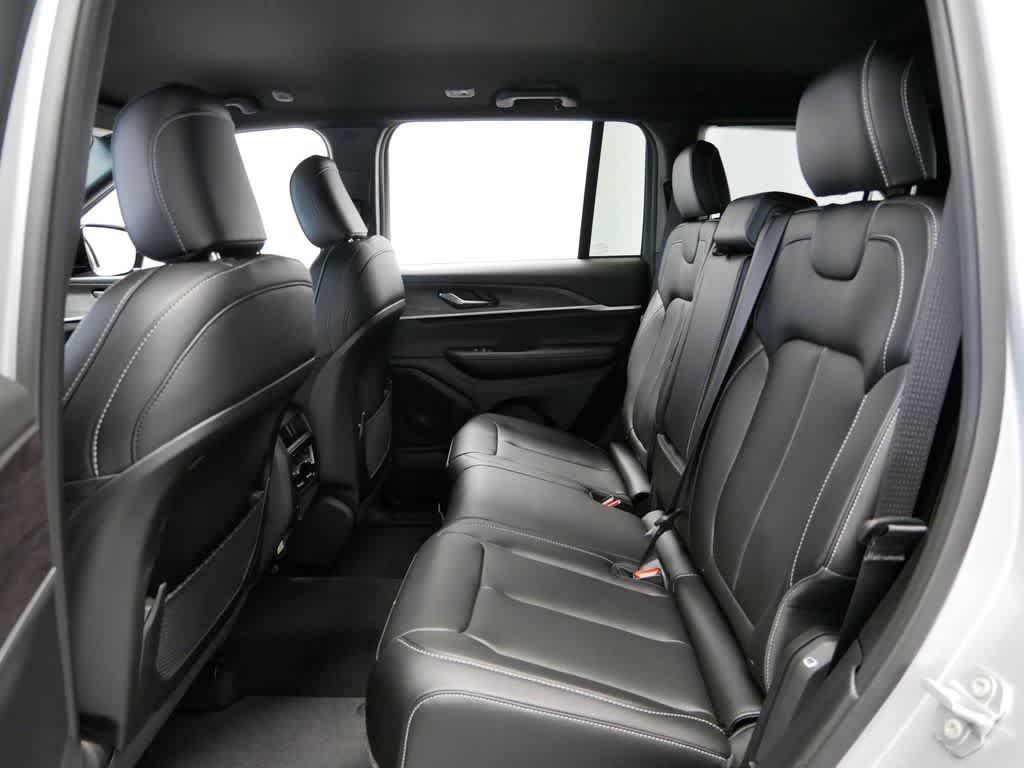 new 2025 Jeep Grand Cherokee car, priced at $46,210