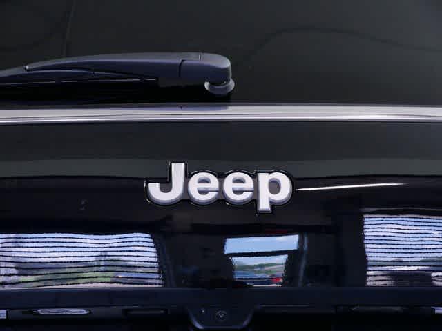 new 2024 Jeep Grand Cherokee L car, priced at $71,082