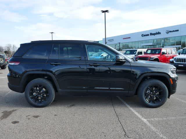 new 2025 Jeep Grand Cherokee car, priced at $44,131