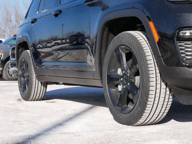 new 2025 Jeep Grand Cherokee car, priced at $49,128