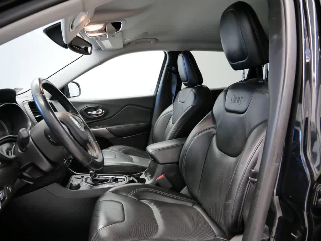 used 2019 Jeep Cherokee car, priced at $16,717