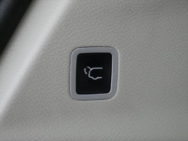 used 2018 Chrysler Pacifica Hybrid car, priced at $12,743