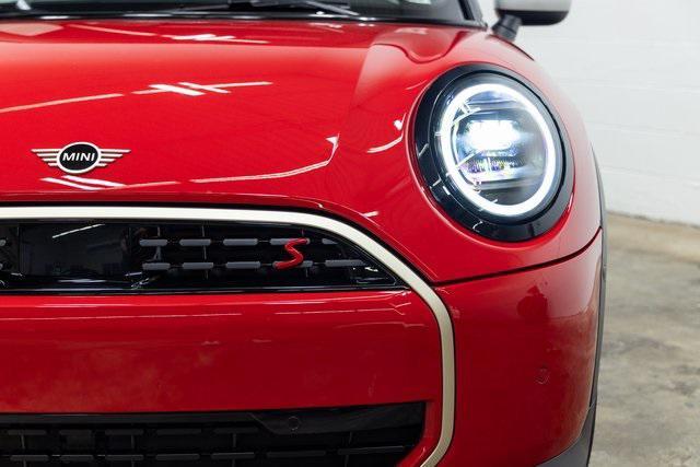 used 2025 MINI Hardtop car, priced at $32,680