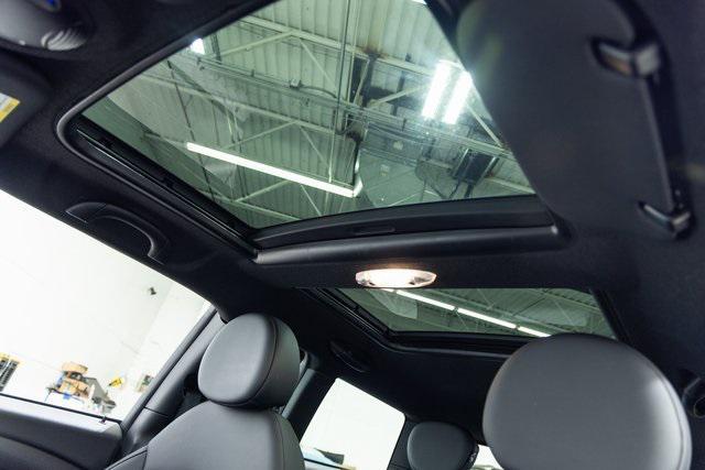 used 2014 MINI Clubman car, priced at $9,000