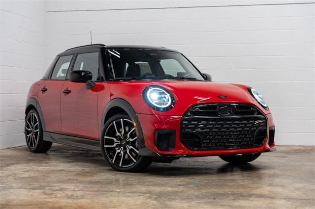 new 2025 MINI Hardtop car, priced at $41,030