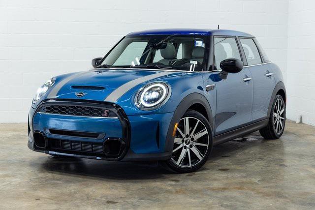 used 2022 MINI Hardtop car, priced at $25,000