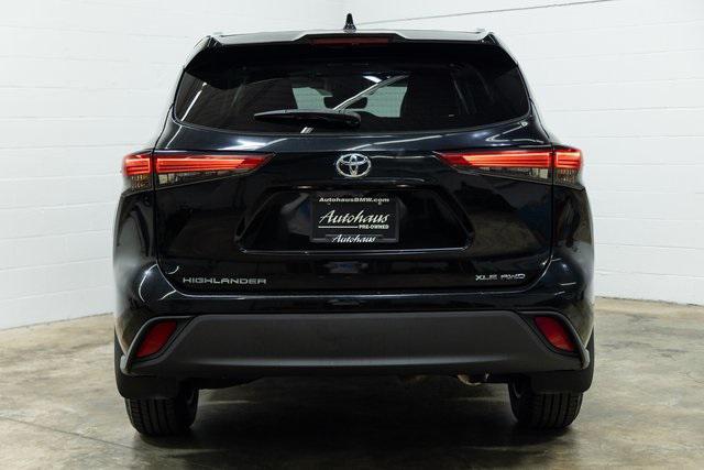 used 2021 Toyota Highlander car, priced at $31,890