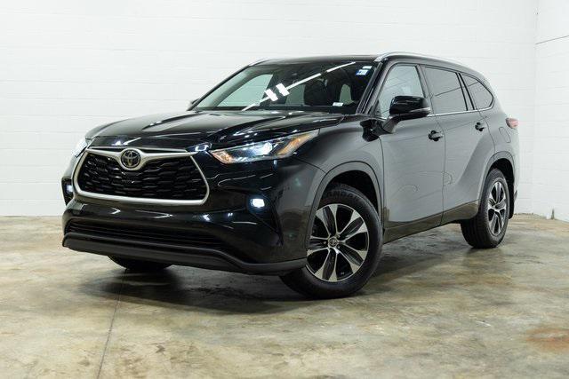 used 2021 Toyota Highlander car, priced at $31,890