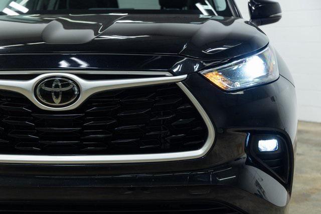 used 2021 Toyota Highlander car, priced at $31,890