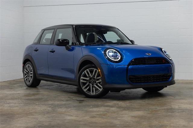 new 2025 MINI Hardtop car, priced at $36,970