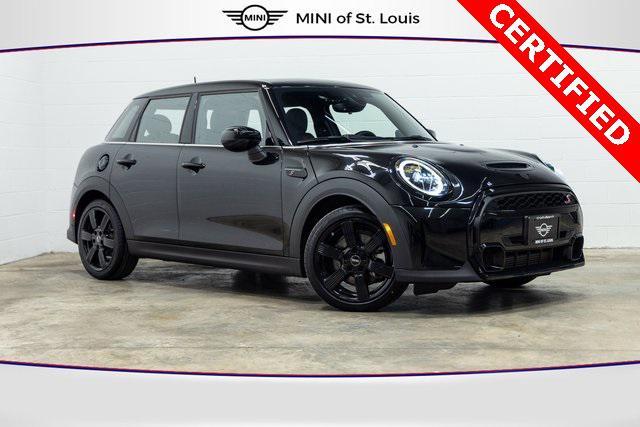 used 2022 MINI Hardtop car, priced at $27,150