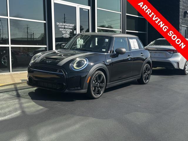 used 2022 MINI Hardtop car, priced at $28,490