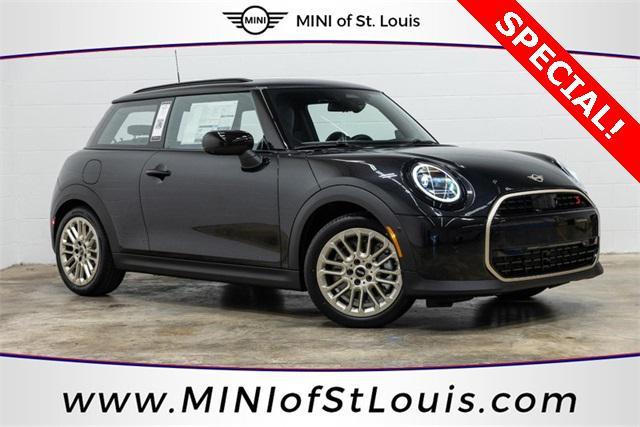 new 2025 MINI Hardtop car, priced at $38,595