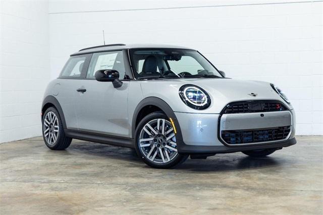 new 2025 MINI Hardtop car, priced at $38,025