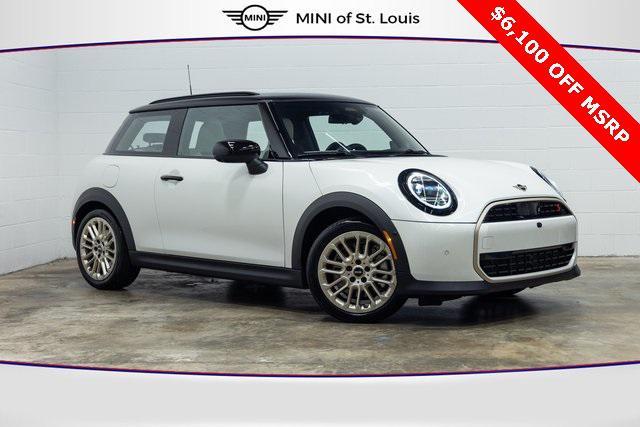 used 2025 MINI Hardtop car, priced at $32,900