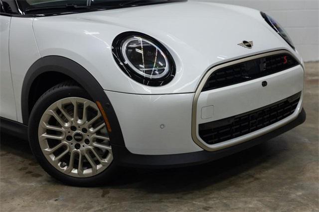 new 2025 MINI Hardtop car, priced at $39,000