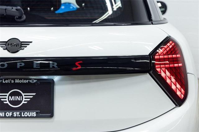 new 2025 MINI Hardtop car, priced at $41,260