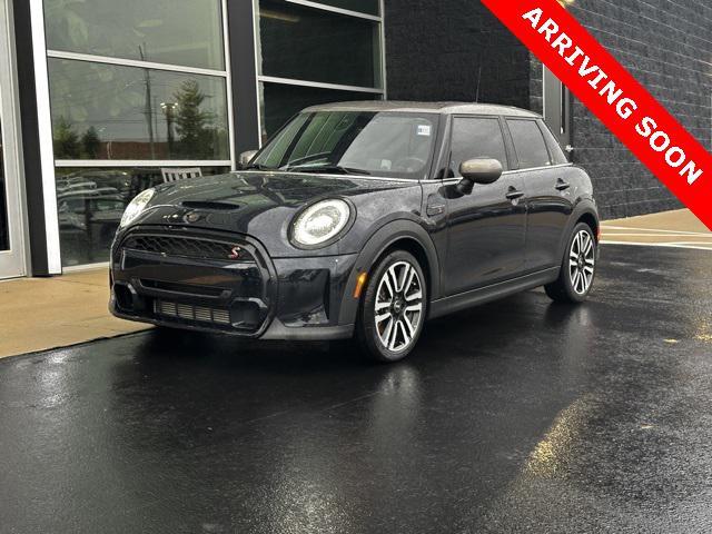 used 2024 MINI Hardtop car, priced at $29,990