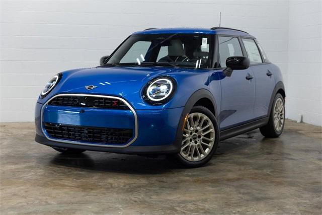 new 2025 MINI Hardtop car, priced at $39,620