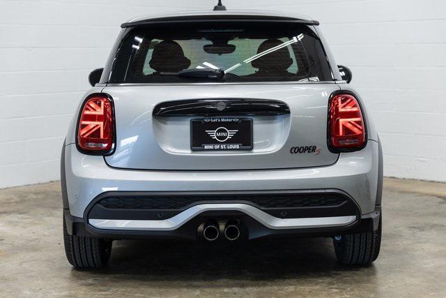 used 2024 MINI Hardtop car, priced at $33,499