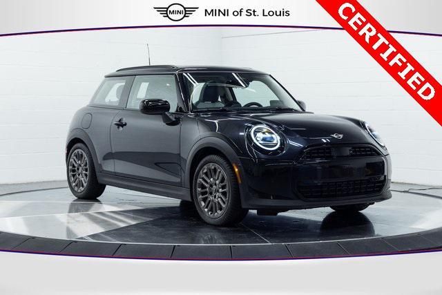 used 2025 MINI Hardtop car, priced at $29,600