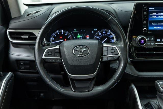 used 2022 Toyota Highlander car, priced at $33,500