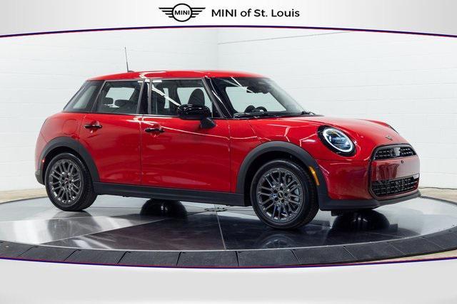 used 2025 MINI Hardtop car, priced at $30,900