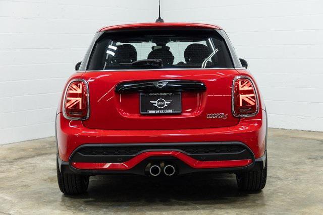 used 2022 MINI Hardtop car, priced at $25,000